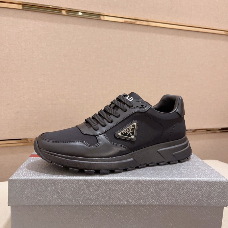 Pra*a casual shoes